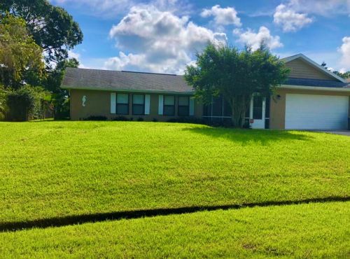 1429 Proctor Ln, Fort Pierce FL 34983-3983 exterior