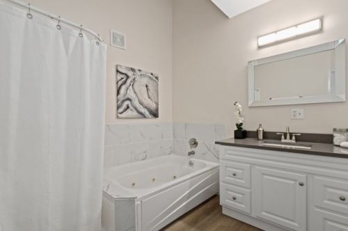 2128 Mobile Ave, Chicago IL 60634-1547 exterior