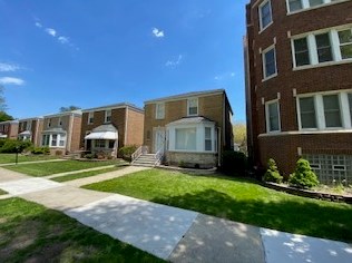 8535 Bennett Ave, Chicago IL  60617-2256 exterior
