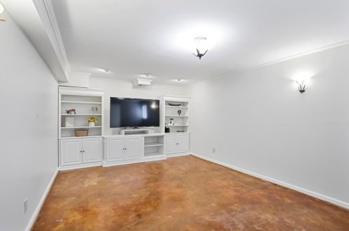 265 Brackenwood Cir, Atlanta GA exterior