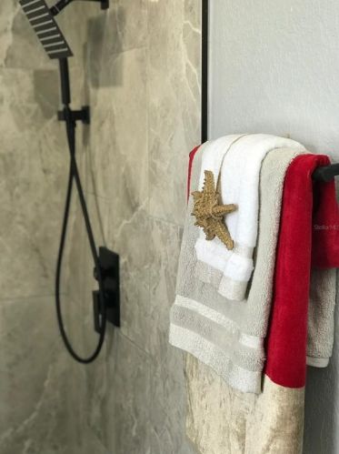 6430 Larmon St, Tampa FL  33634-5018 exterior