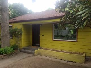 3612 23rd Ave, Seattle WA  98199-2332 exterior