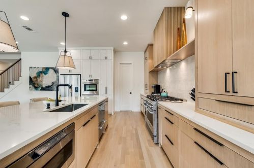 8518 Glencrest Ln, Dallas TX  75209-2632 exterior