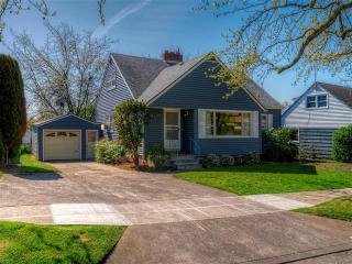 4234 Flavel St, Portland OR  97206-8424 exterior