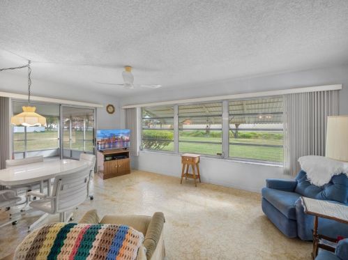 481 Curtis St, Fort Pierce FL 34983-1933 exterior