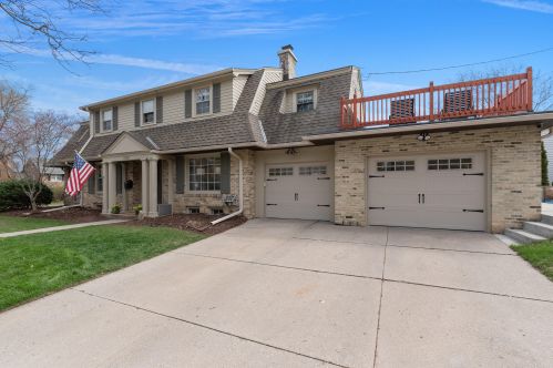 2119 Marion St, Milwaukee WI  53211-2007 exterior