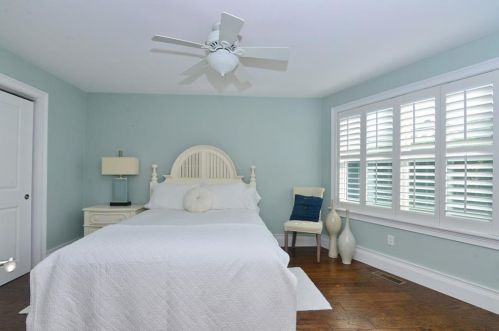 151 Allston Ave, Middletown RI 02842-5803 exterior