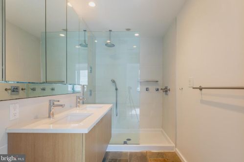 1112 Bodine St, Philadelphia PA 19122-0030 exterior