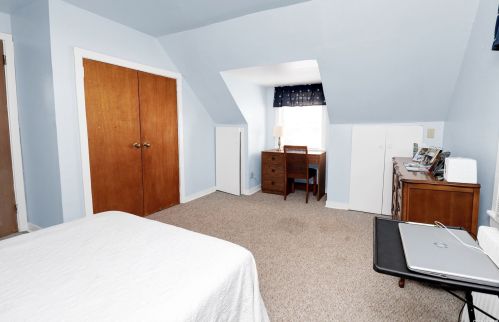 8 Birchwood Dr, Valley Stream NY 11580-1908 exterior