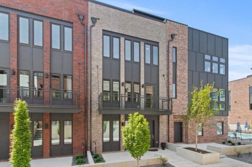 1292 Chelsea Cir, Atlanta GA  30318-1268 exterior