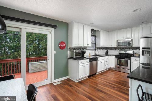 29 Stafford Ct, Trenton NJ 08690-3318 exterior