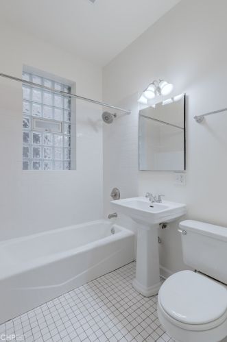 4206 Winchester Ave, Chicago IL 60660-2263 exterior