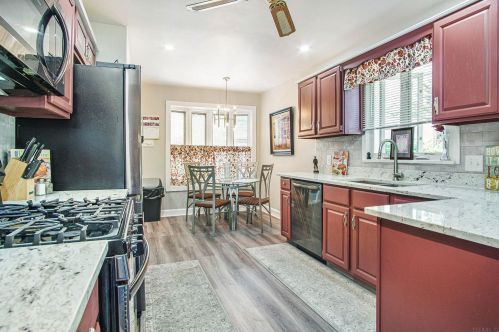 1125 Mishawaka Ave, Mishawaka IN 46544-2416 exterior