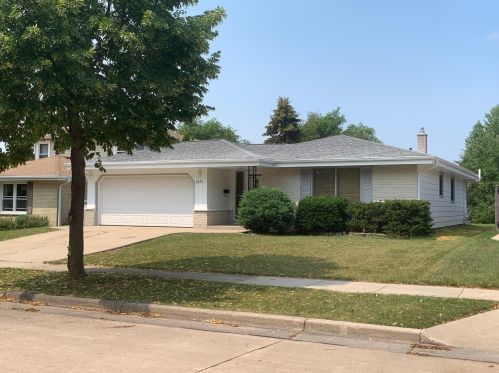 5375 24th St, Milwaukee WI  53209-5068 exterior