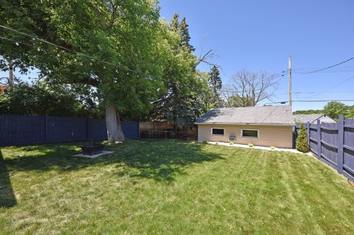 7544 Nash St, Milwaukee WI  53216-1923 exterior