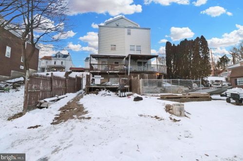 711 Seneca St, Primrose PA  17901-1644 exterior