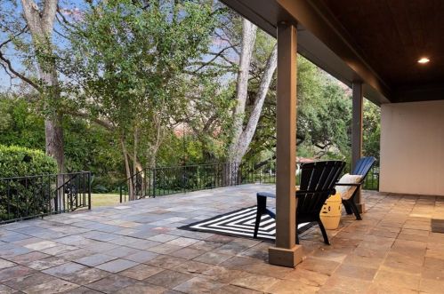 3919 Balcones Dr, Austin TX 78731-5414 exterior