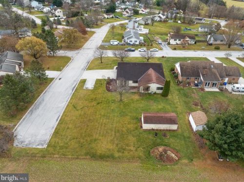 106 Lee Ann Ct, Hanover PA 17331-9560 exterior