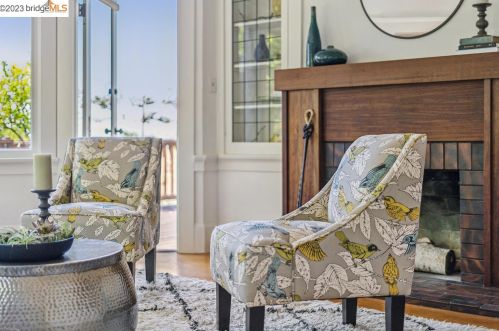 1156 Walnut St, Berkeley, CA 94707-2631