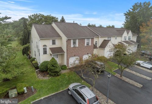 11 Revere Ct, Trenton NJ 08628-3610 exterior