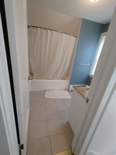 87 Lakevilla Ave, Springfield MA  01109-1405 exterior