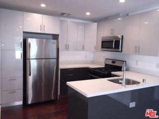 301 Douglas St, Los Angeles CA  90026-5632 exterior