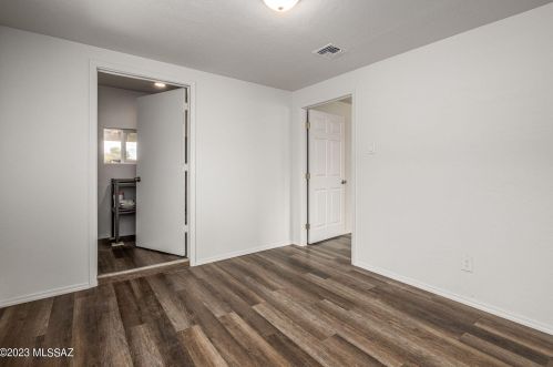 8189 20th St, Tucson AZ  85710-5960 exterior