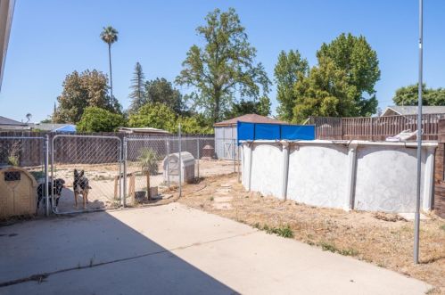 1225 Rose St, Turlock CA  95380-5539 exterior