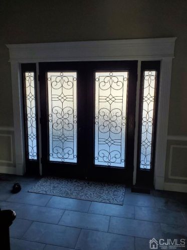 20 Pleasant Pl, New Brunswick, NJ 08902-4835