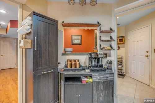 22 Amethyst Ln, Paterson NJ 07501-3364 exterior