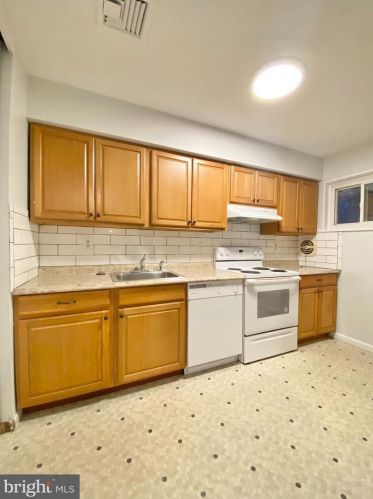 3912 Chaco Rd, Alexandria VA 22312-1029 exterior