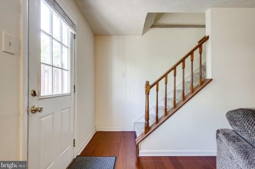 8311 Claremont Wood Dr, Alexandria VA 22309-1895 exterior