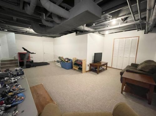 7 Eagle Dr, Fredon NJ 07860-1488 exterior