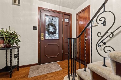 1030 Fleming St, Moon Twp, PA 15108-1917