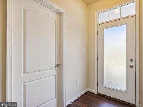 3570 Huntley Manor Ln, Alexandria VA  22306-5111 exterior