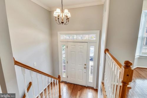 7 Carriage House Cir, Alexandria VA  22304-6335 exterior