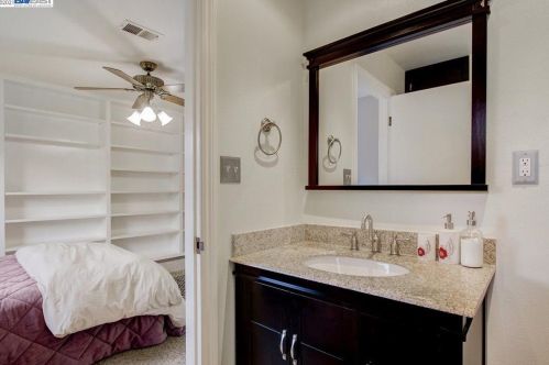 1875 Granada Dr, Concord CA 94519-1330 exterior