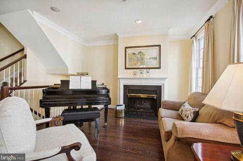 321 Fayette St, Alexandria VA 22314-2434 exterior