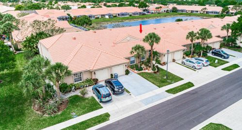 8425 Logia Cir, Boynton Beach FL 33472-7110 exterior