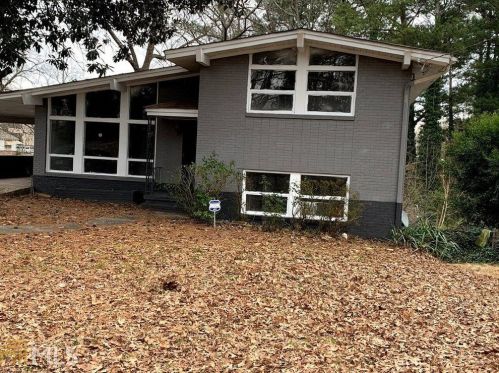 675 Albert St, Atlanta GA  30318-6113 exterior