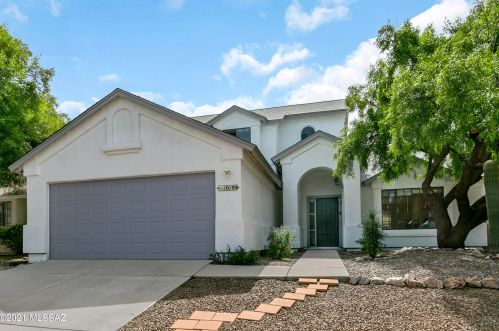 10180 Kensington Dr, Tucson, AZ 85748-6778