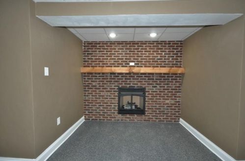 2215 Country Club Dr, Pittsburgh PA  15241-2333 exterior