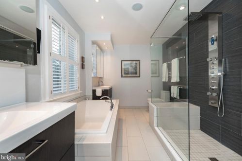 398 Lakeside Rd, Ardmore PA exterior