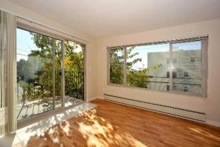 600 Summit Ave, Seattle WA  98102-4882 exterior