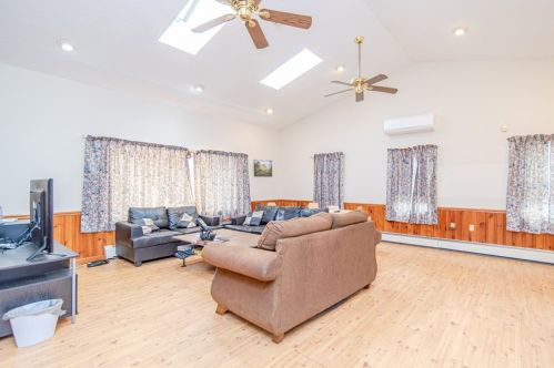 13 Ashwood St, Worcester MA 01604-3831 exterior