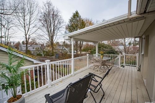 55 Kelsey Ave, Huntington Station NY 11746-1109 exterior