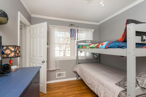 1233 Vly St, Chaska MN 55318-2425 exterior