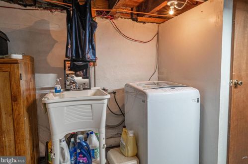 739 Charlotte St, Pottstown PA 19464-5947 exterior