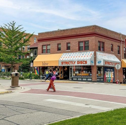 1610 Madison St, Madison WI  53711-2122 exterior