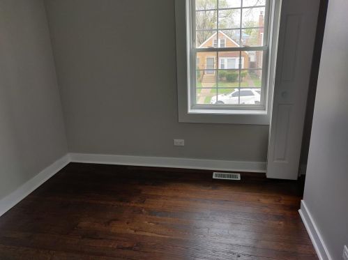 10814 Eberhart Ave, Chicago IL 60637-2403 exterior